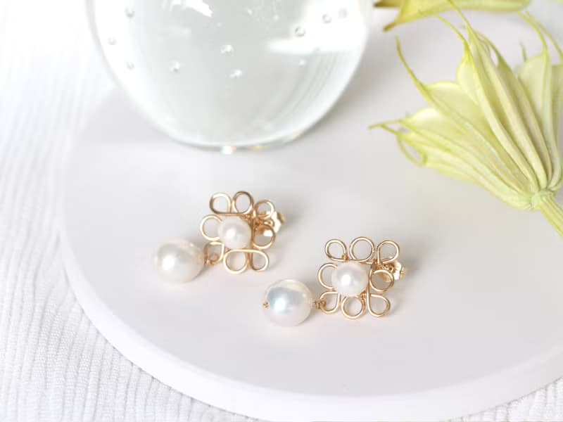 14kgf-flower motif pearl pierced earrings/can change to clip-on