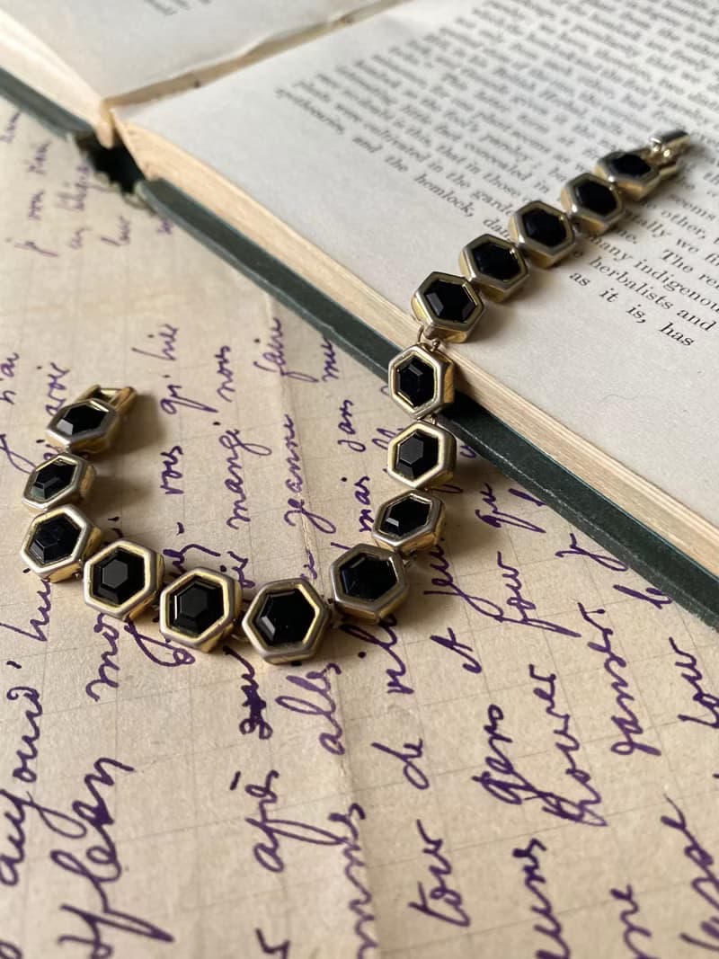 六角黑石無印記古董首飾手鍊