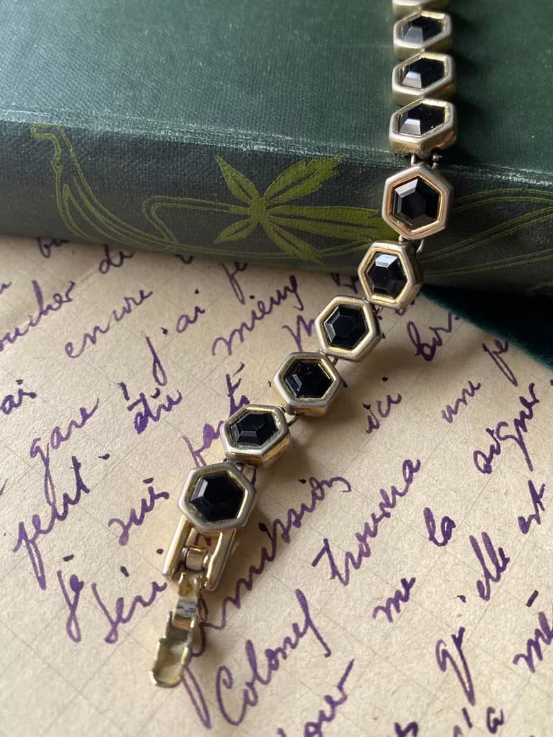 六角黑石無印記古董首飾手鍊