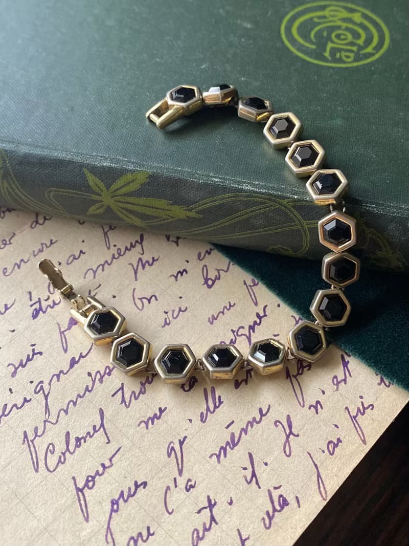 六角黑石無印記古董首飾手鍊