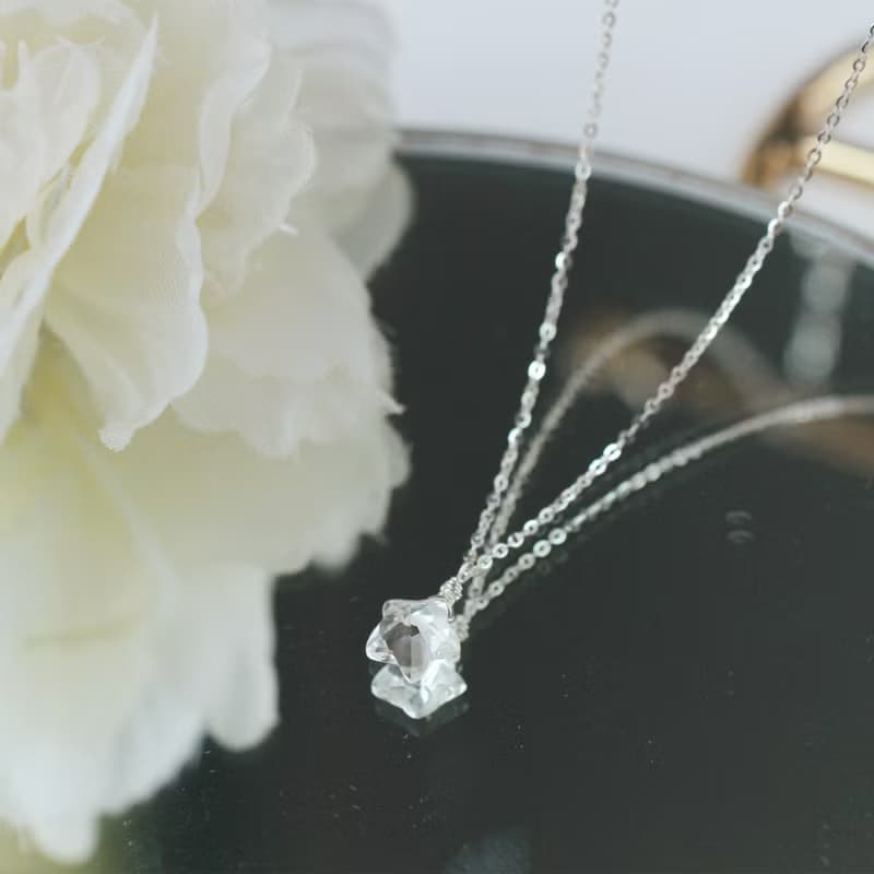 白水晶 星星 純銀項鍊。極細星星項鍊 日系 輕珠寶 手作項鍊 禮物