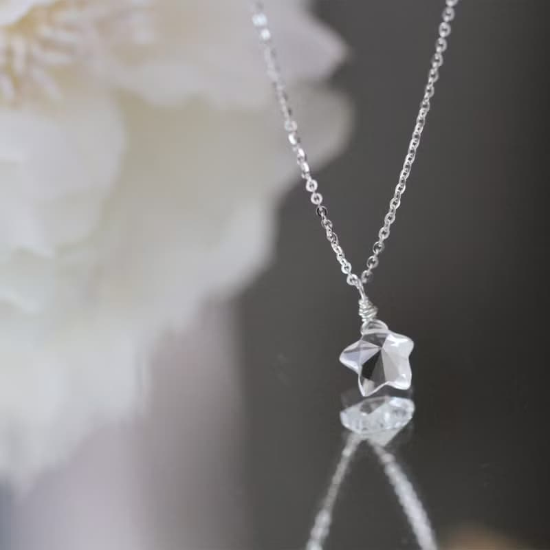 白水晶 星星 純銀項鍊。極細星星項鍊 日系 輕珠寶 手作項鍊 禮物