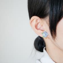 小勿忘我耳環・耳夾 　(花/春/夏/青色/禮物/手工編織/四季折々)