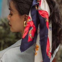 Dior花朵logo緞帶絲巾/ Dior Floral Silk Scarf