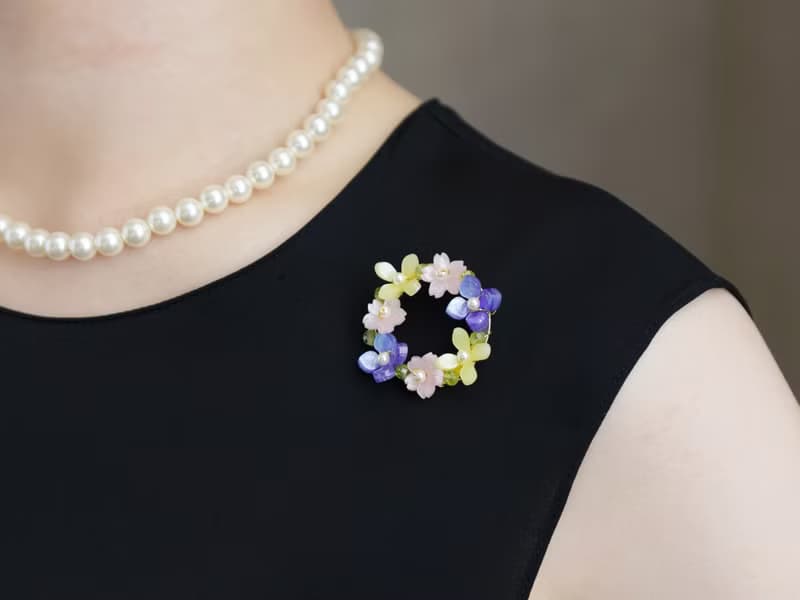 春限定【ブローチ・Sサイズ】春の花冠 パール リース・桜 菜の花 紫陽花 花畑 花束