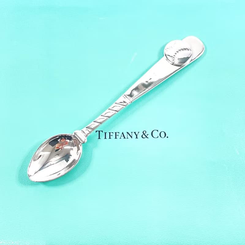 【日本直送 中古美品】ティファニー TIFFANY&Co. 食器 ベビースプーン ベースボール シルバー925 シルバー 新品仕上げ済み