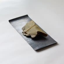 鎚目模様の角小盆　　黒染