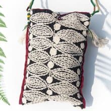 手縫純棉布側背包/刺繡斜背包/刺繡肩背包/indigo手縫藍染包-花朵