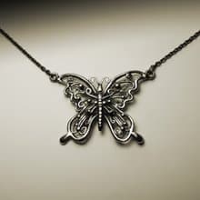 鏤空大蝴蝶項鍊