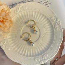 Kostbar 銅鍍18K金 垂墜式耳環 休閒大方 珍珠飾品 珍珠耳飾