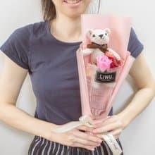 小花束(棒棒糖1支+香皂玫瑰花1支+小熊1隻) 生日 情人節 畢業花束