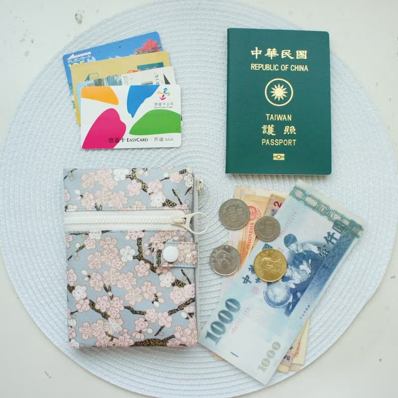 Lovely【櫻花雙拉鍊多功能短夾護照套】布書套、淺灰