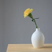 白色瓷器手工花瓶 日本製