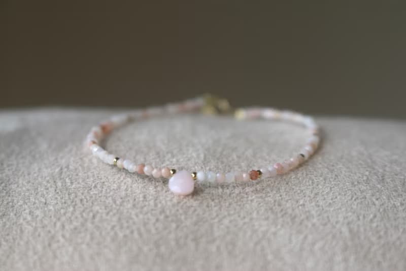 手鍊 粉紅澳寶 天然石 - 安心 -