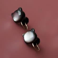 14KGFイヤーカフ・黒蝶貝の猫　黒猫