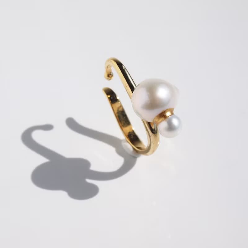 金継ぎダブルパール   イヤーカフ   Bubbles   淡水パール  バロックパール  金粉
