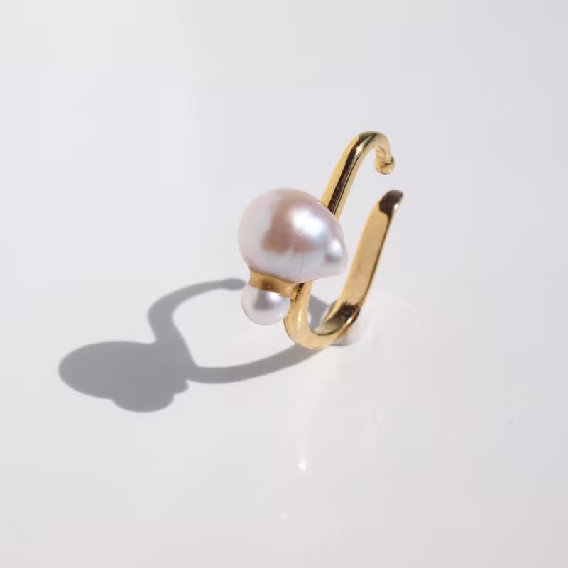金継ぎダブルパール   イヤーカフ   Bubbles   淡水パール  バロックパール  金粉