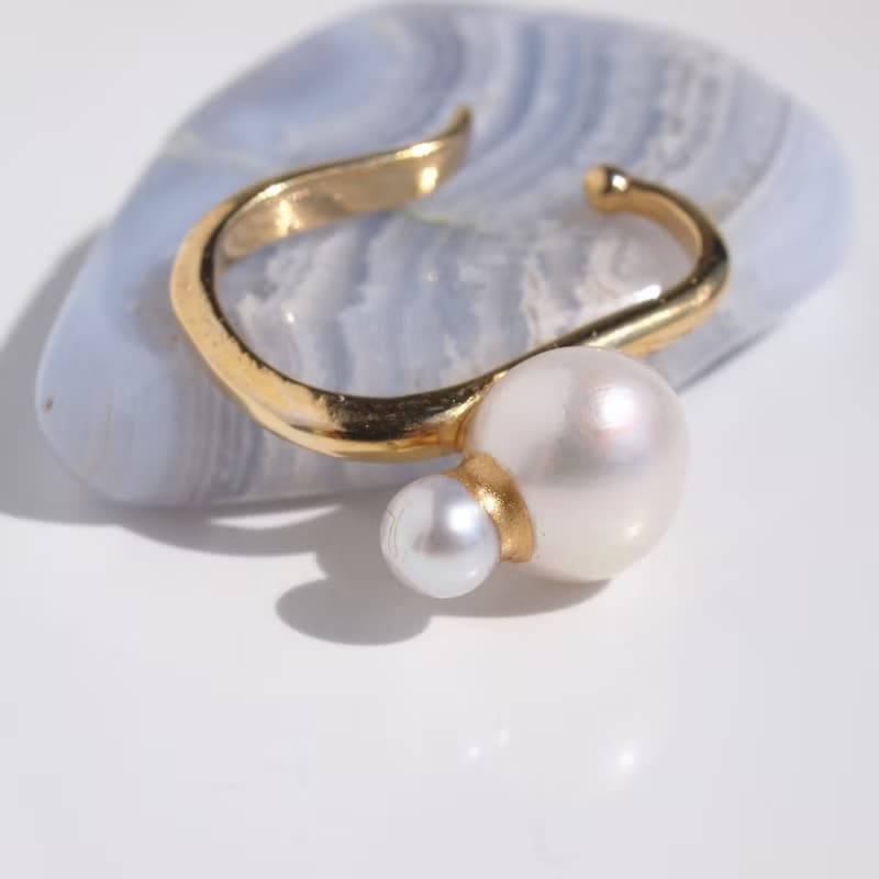 金継ぎダブルパール   イヤーカフ   Bubbles   淡水パール  バロックパール  金粉