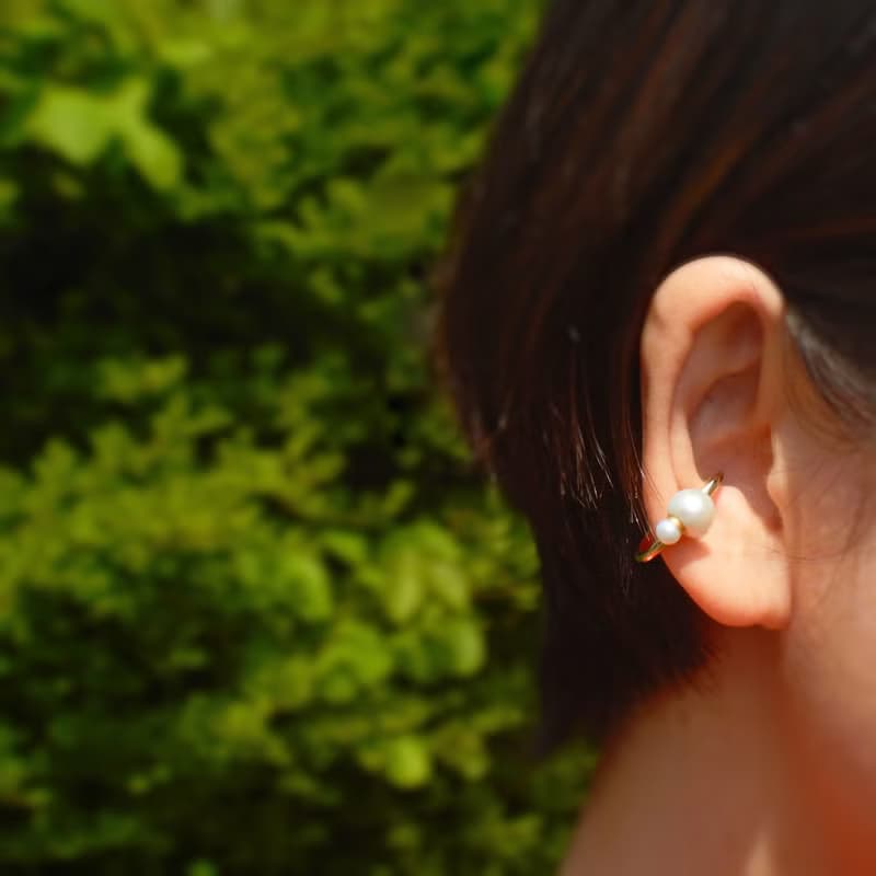 金継ぎダブルパール   イヤーカフ   Bubbles   淡水パール  バロックパール  金粉