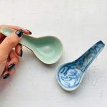 中國 清朝三代中式青花瓷湯勺 │ 兩款 藍紋 豆青 收藏古件