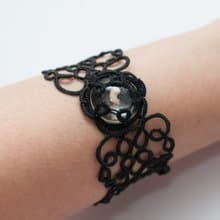 Tatting lace bracelet Embryo 5-6 weeks