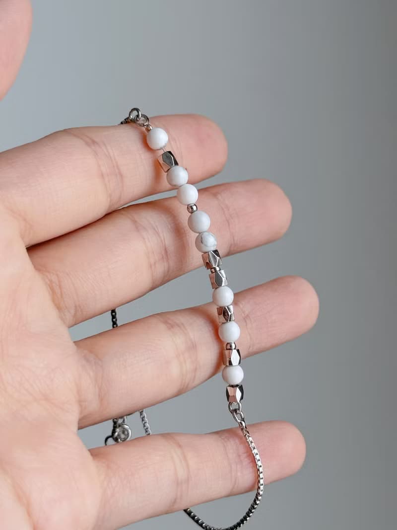 Luck 摩斯密碼手鍊 | 白松石天然石 | 伸縮手環 | 正能量飾品