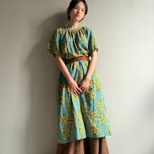 風中奇緣/綠底小黃花小立領開襟短袖純棉印花洋裝100%棉/附綁帶