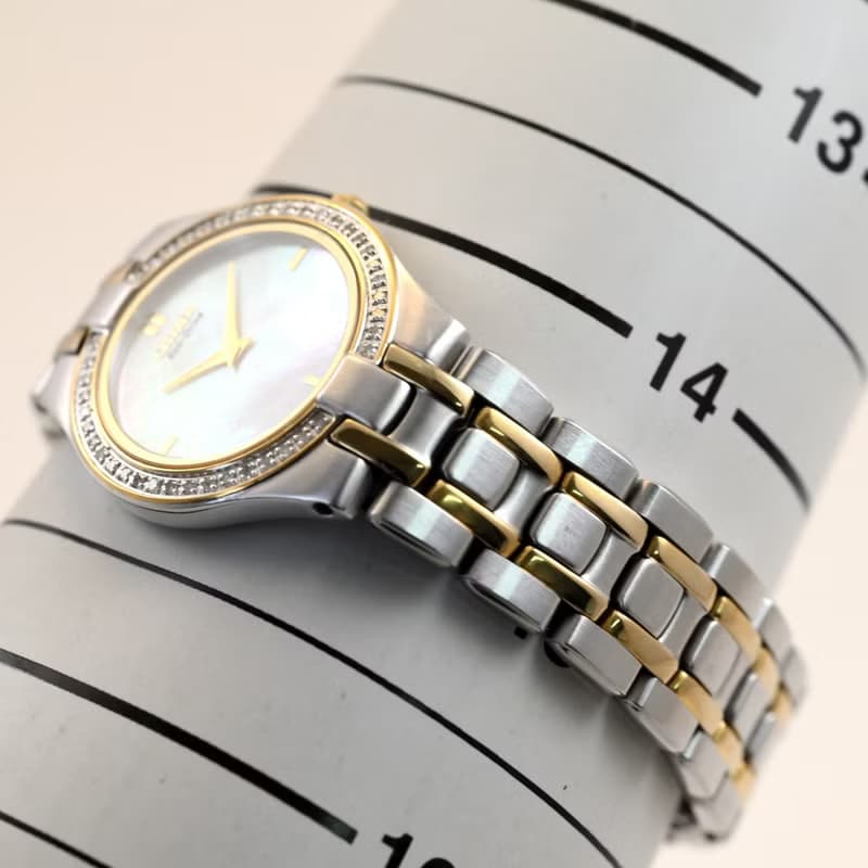CITIZEN STILETTO Eco-Drive 女性用 ソーラー腕時計 ダイヤベゼル マザーオブパール文字盤 手錶