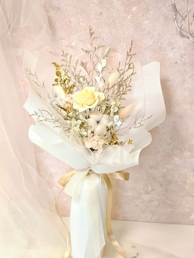 白金永生玫瑰花束 情人節花束 求婚花束 鵝黃色玫瑰花束