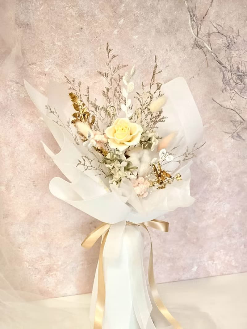 白金永生玫瑰花束 情人節花束 求婚花束 鵝黃色玫瑰花束