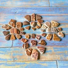 Sea Pottery shards 破碎的陶器 Brown broken mosaic tiles 陶藝 /Broken Porcelain 老瓷器