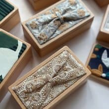 香檳色 印度重工刺繡蝴蝶結實木首飾盒