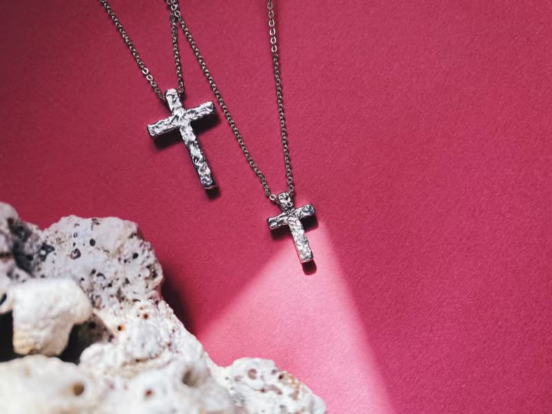 鍛敲十字架項鍊