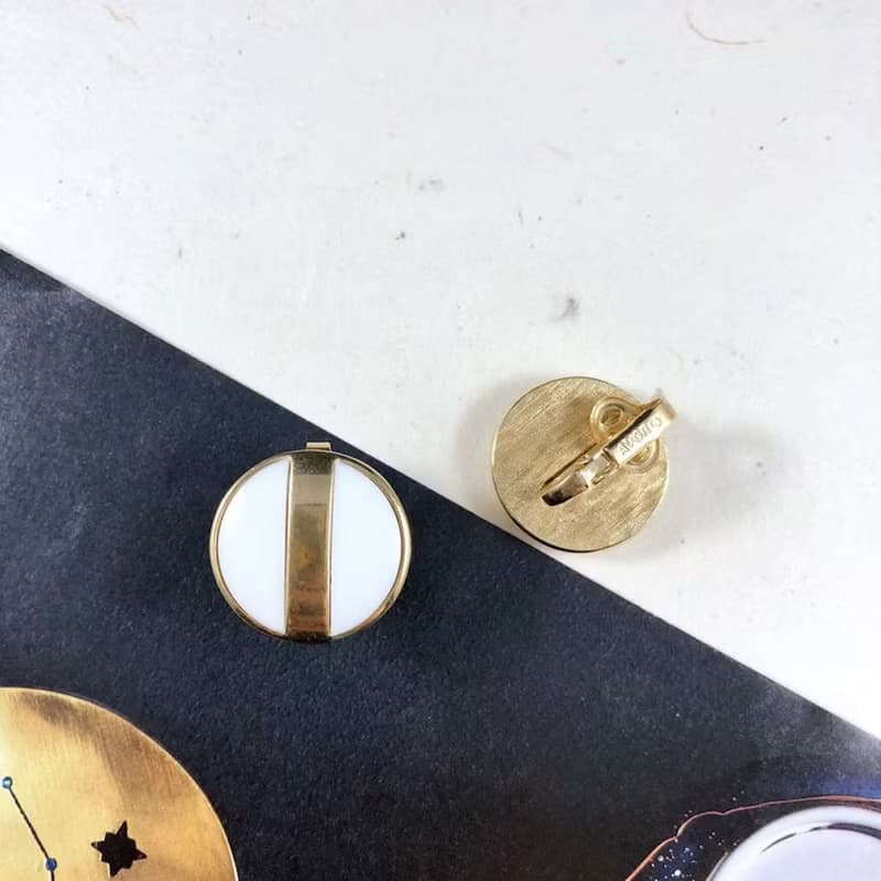 Vintage 80s Avon White Enamel Gold Clip On Earrings