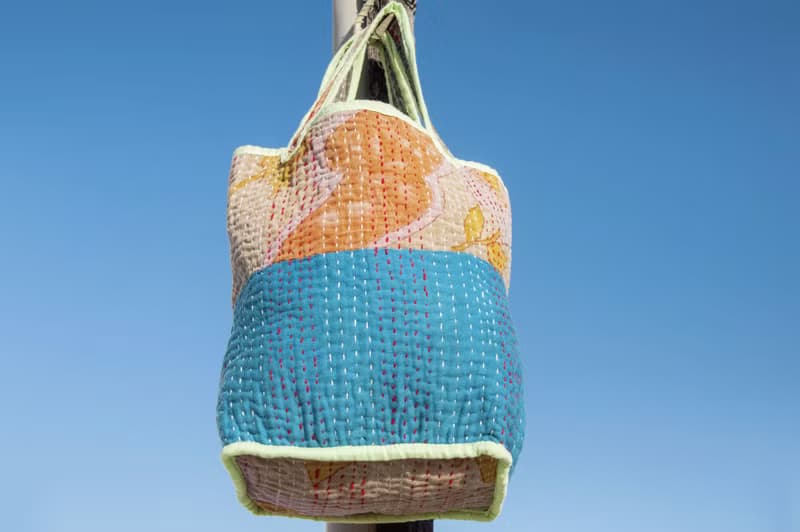 紗麗布手拿包 古布手提包 手工刺繡小物袋 手工縫紗麗布便當袋-彩