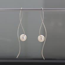 SV935(Argentium)-nuance curve pearl pierced earrings