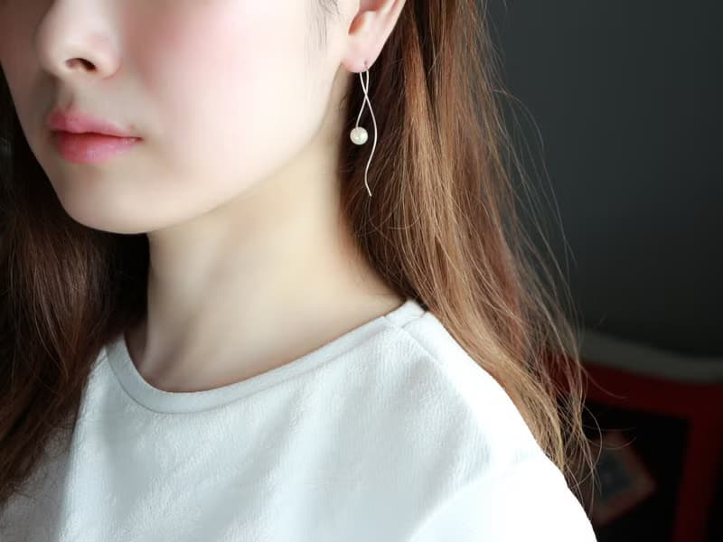 SV935(Argentium)-nuance curve pearl pierced earrings