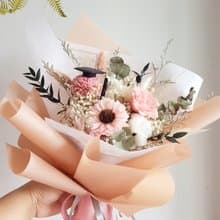 海藏設計│奶茶粉向日葵。畢業花束 /情人節花束/乾燥花束