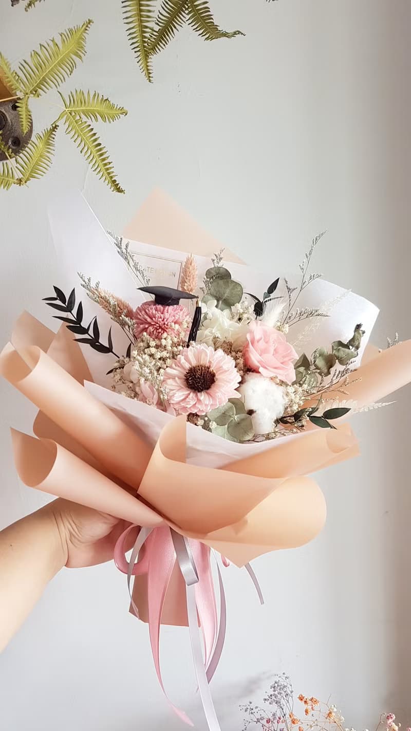 海藏設計│奶茶粉向日葵。畢業花束 /情人節花束/乾燥花束