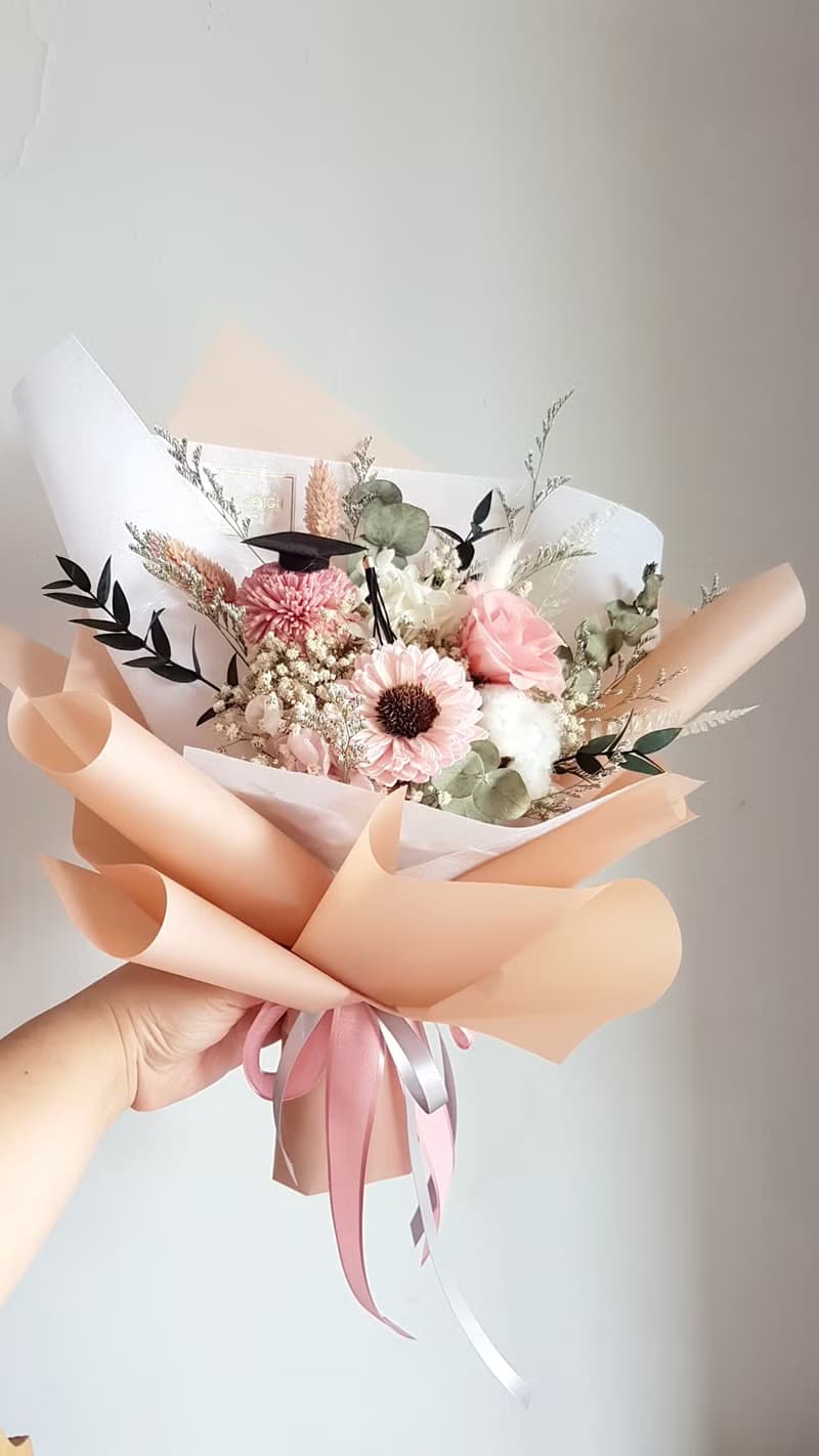 海藏設計│奶茶粉向日葵。畢業花束 /情人節花束/乾燥花束