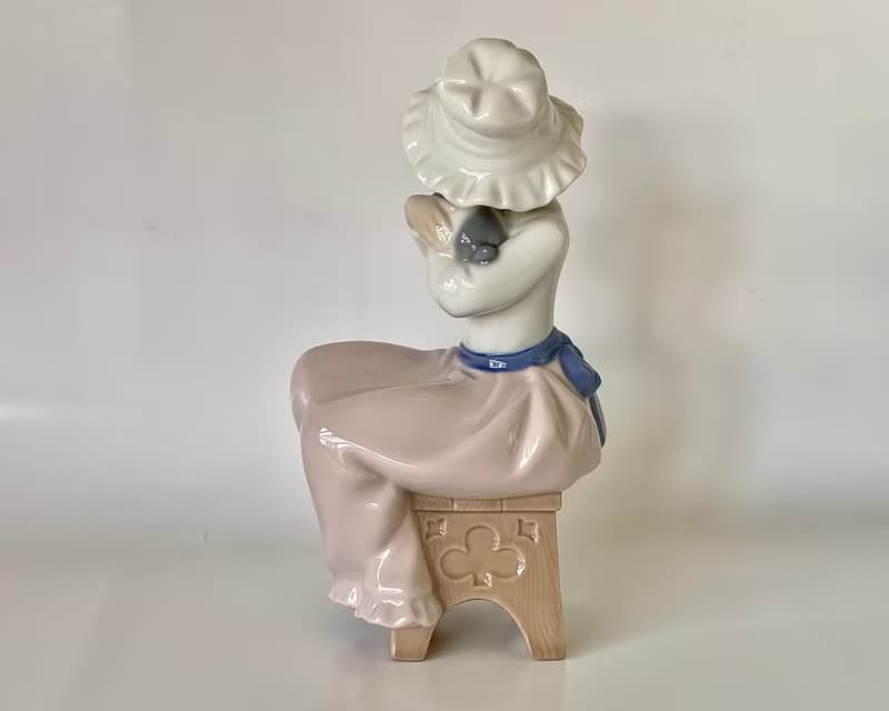 Lladro NAO 大擁抱女孩和小狗雕像 1987 年復古
