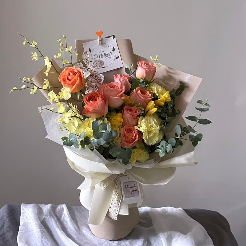 【鮮花】黃橘色玫瑰康乃馨自然風鮮花花束