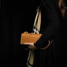 MOOS 單肩 小型 醫生包箱  16:9 thin size20 X 11 X 6.5 Gold 色