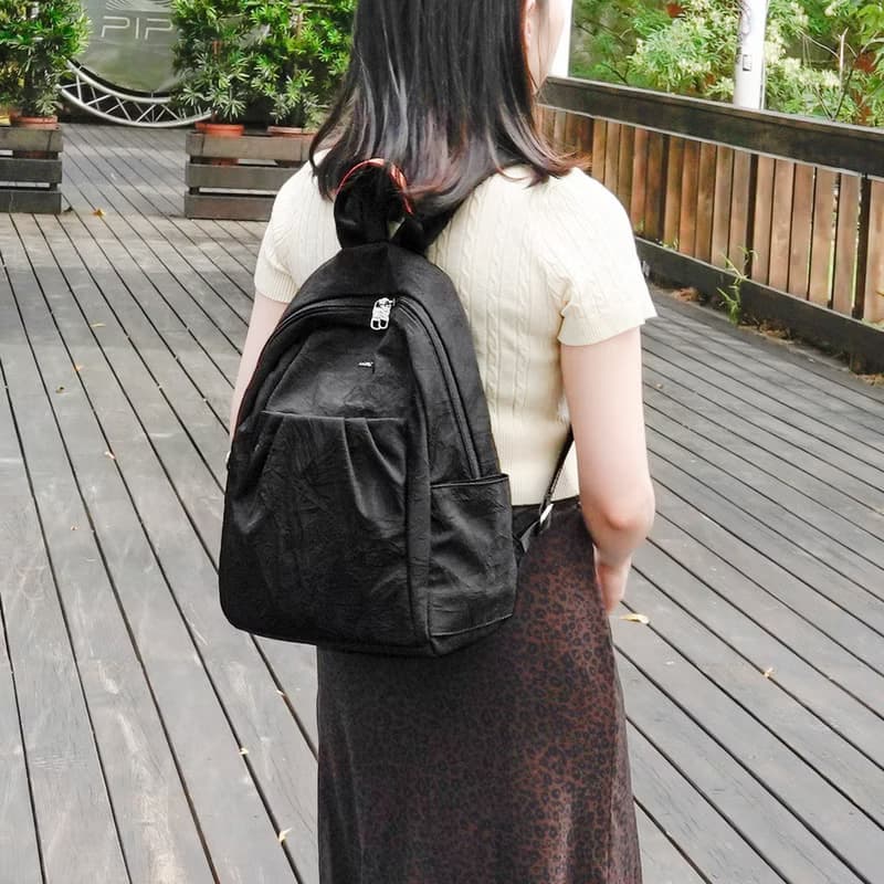 (黑色)輕盈紙感甜美系休閒旅行後背包(小款)33570