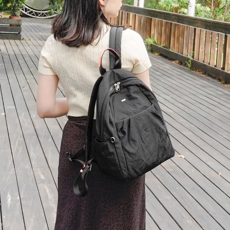 (黑色)輕盈紙感甜美系休閒旅行後背包(小款)33570