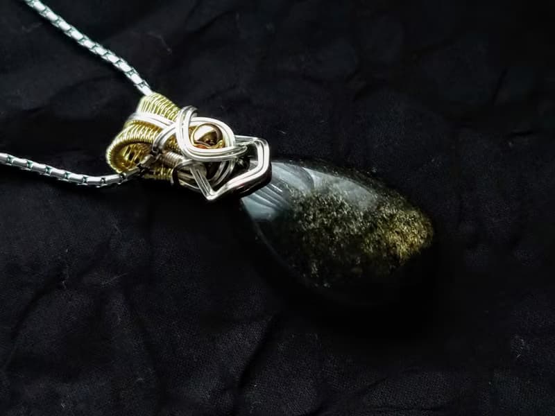 【 星塵 】金曜石項鍊 /吊墜 /新年禮物 /金屬線工藝