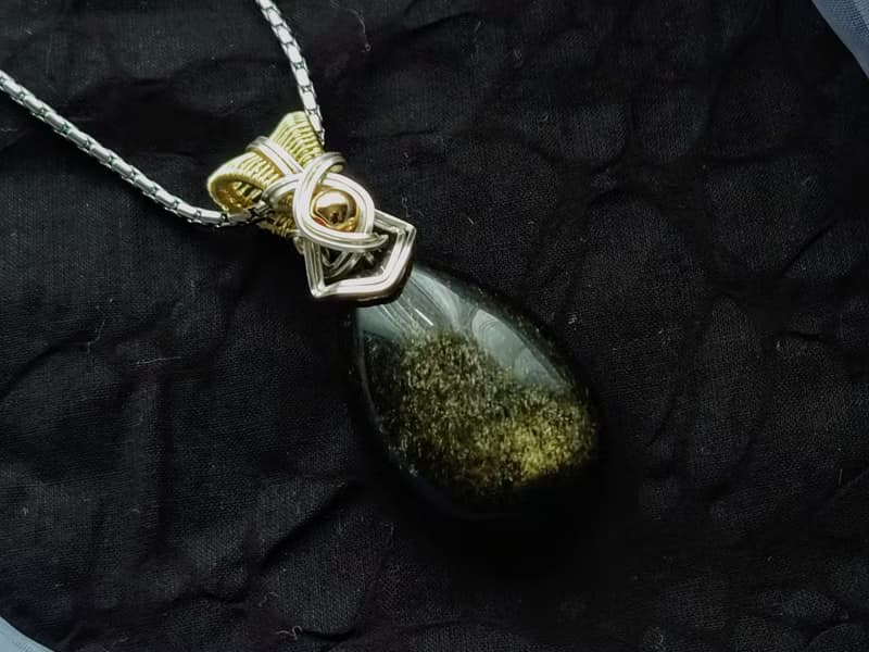 【 星塵 】金曜石項鍊 /吊墜 /新年禮物 /金屬線工藝
