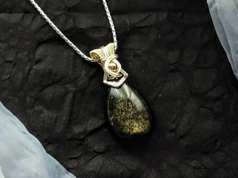 【 星塵 】金曜石項鍊 /吊墜 /新年禮物 /金屬線工藝