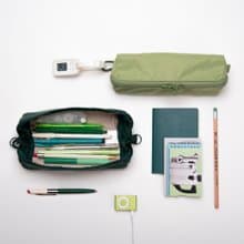 Pouch+ 防潑水收納筆袋 復古純色 大開口 大容量 牛油果綠