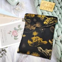 袋物系列-美國限量布海洋深海燈籠魚收納袋-7.8吋電子書保護套